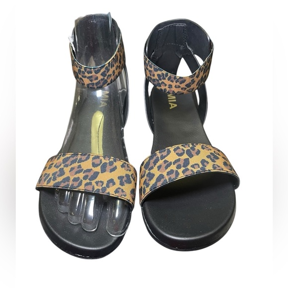 MIA Lydya Leopard Ankle Strap Flat Sandals Black Size 7.5 NIB - Picture 1 of 7